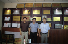 企鵝的產(chǎn)品性能穩(wěn)定，發(fā)貨非常及時(shí)